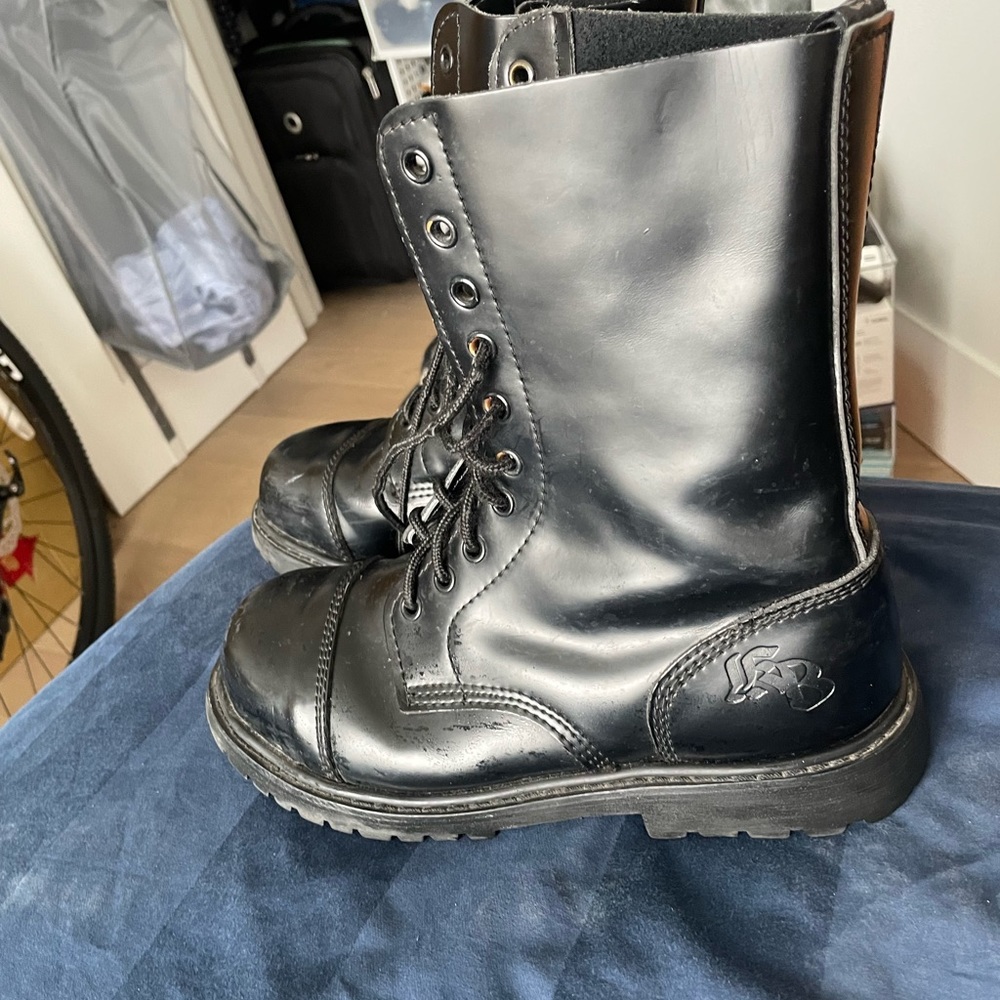 Knights Bridge London Boots - Picture 4 of 5